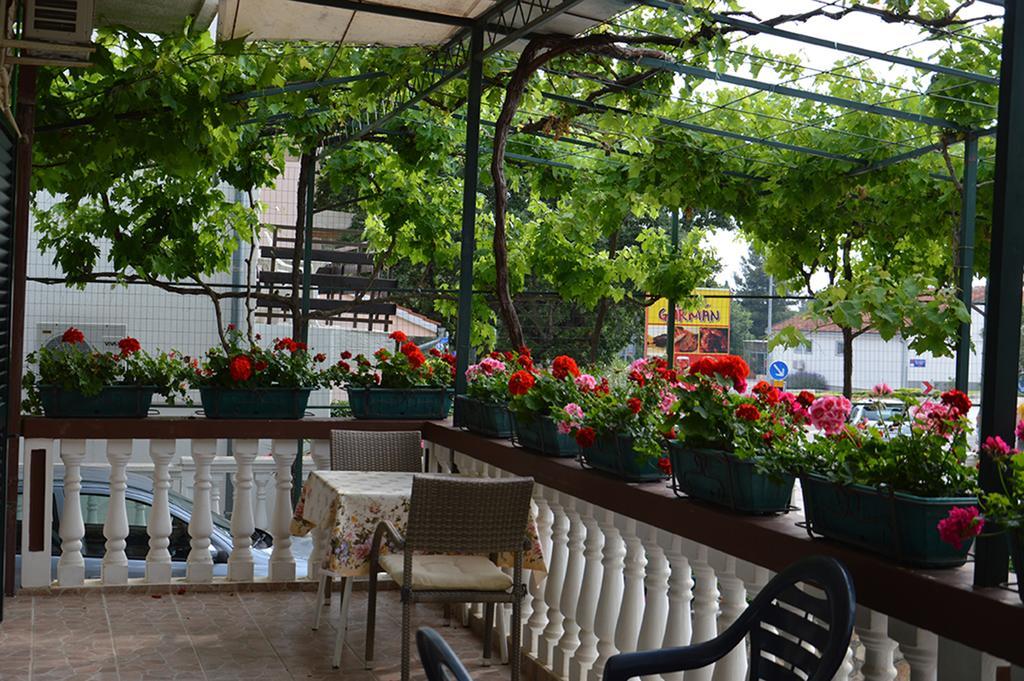 Apartments "Ruza" Vodice Zewnętrze zdjęcie