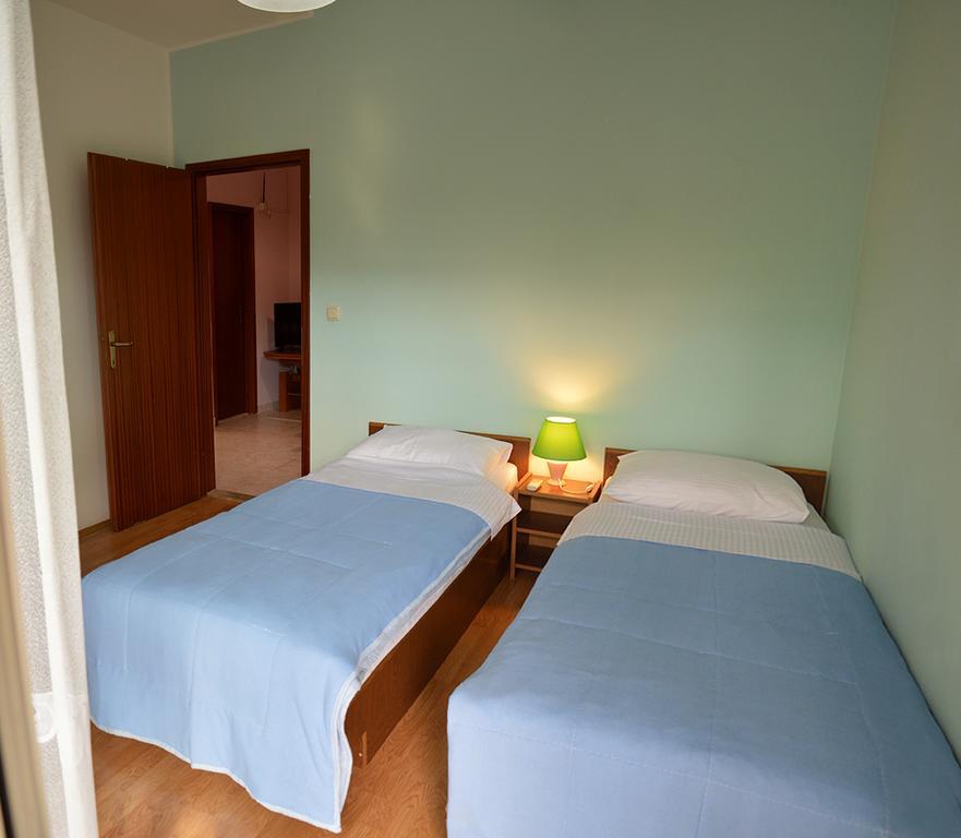 Apartments "Ruza" Vodice Zewnętrze zdjęcie