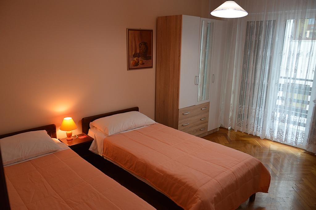 Apartments "Ruza" Vodice Zewnętrze zdjęcie
